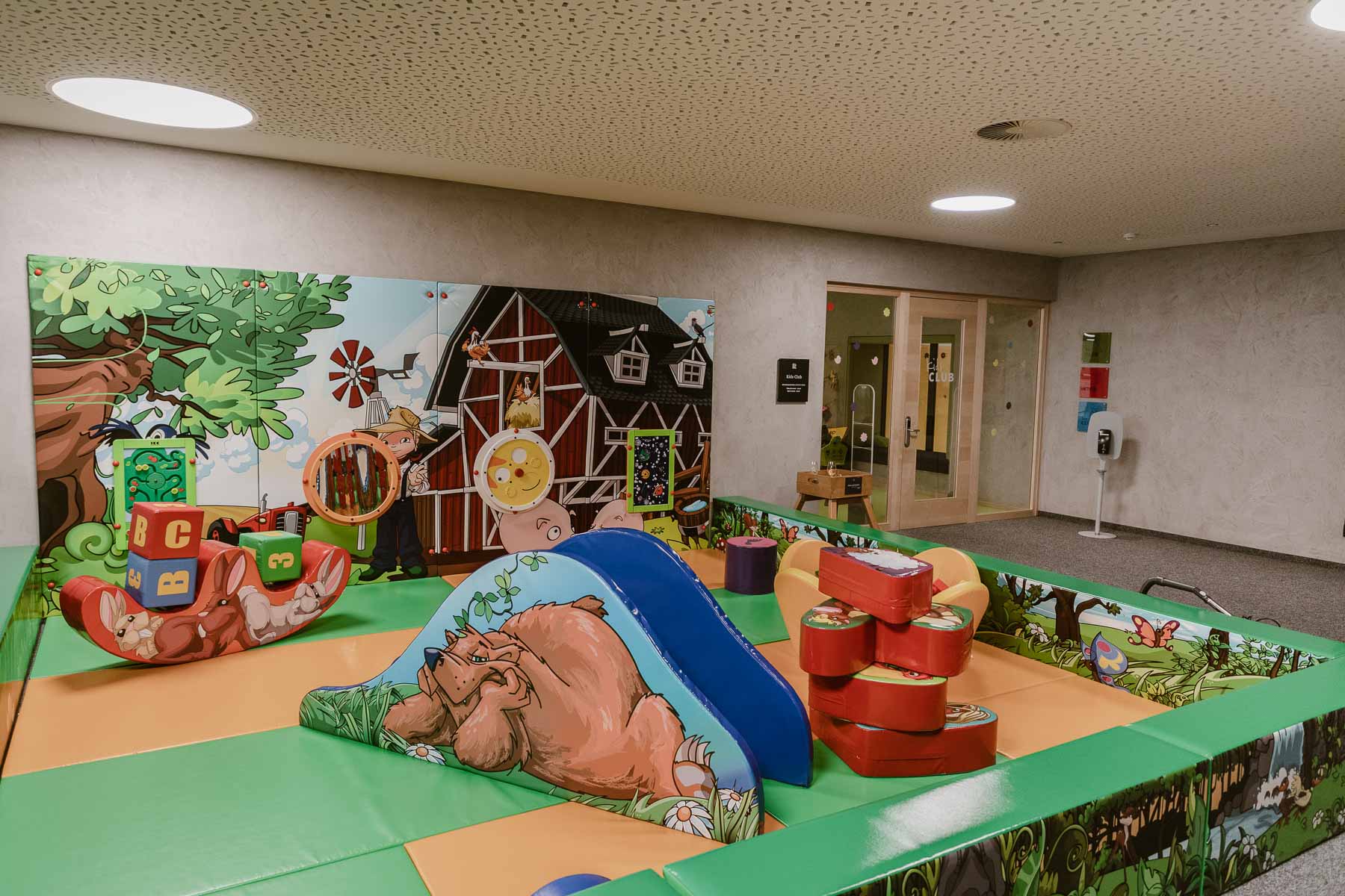 Indoor Kleinkind Spielbereich im Hotel Alpenrose